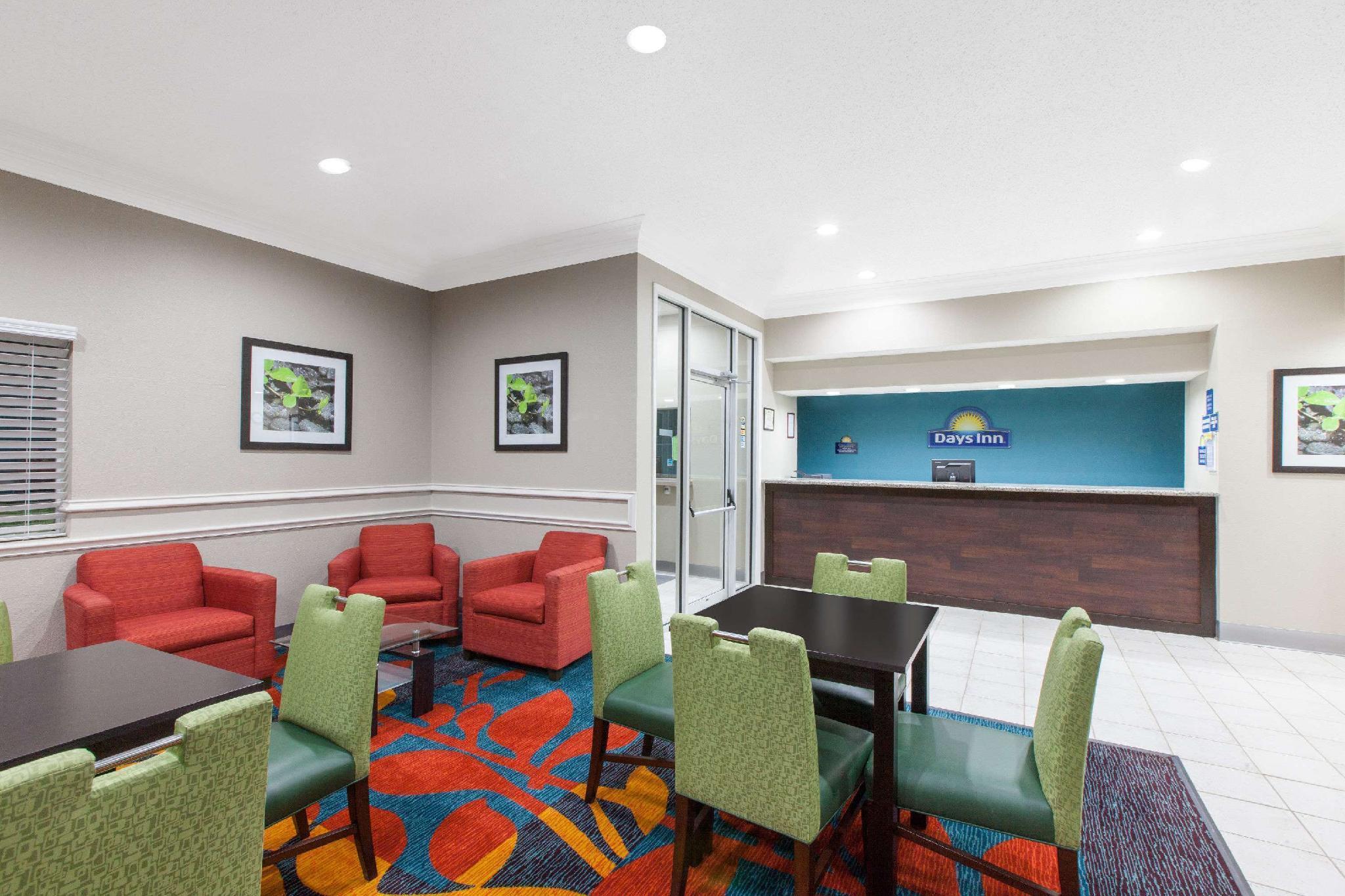 Days Inn By Wyndham Ennis Exteriör bild